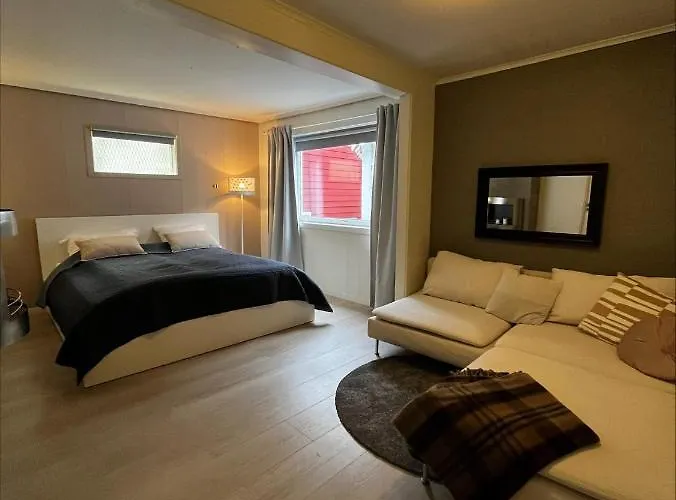 Ross-smauet - Charming House Constructed In 1880